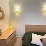 Lägenhet T2 Renove Charme & Calme Au Coeur Du Vieil *